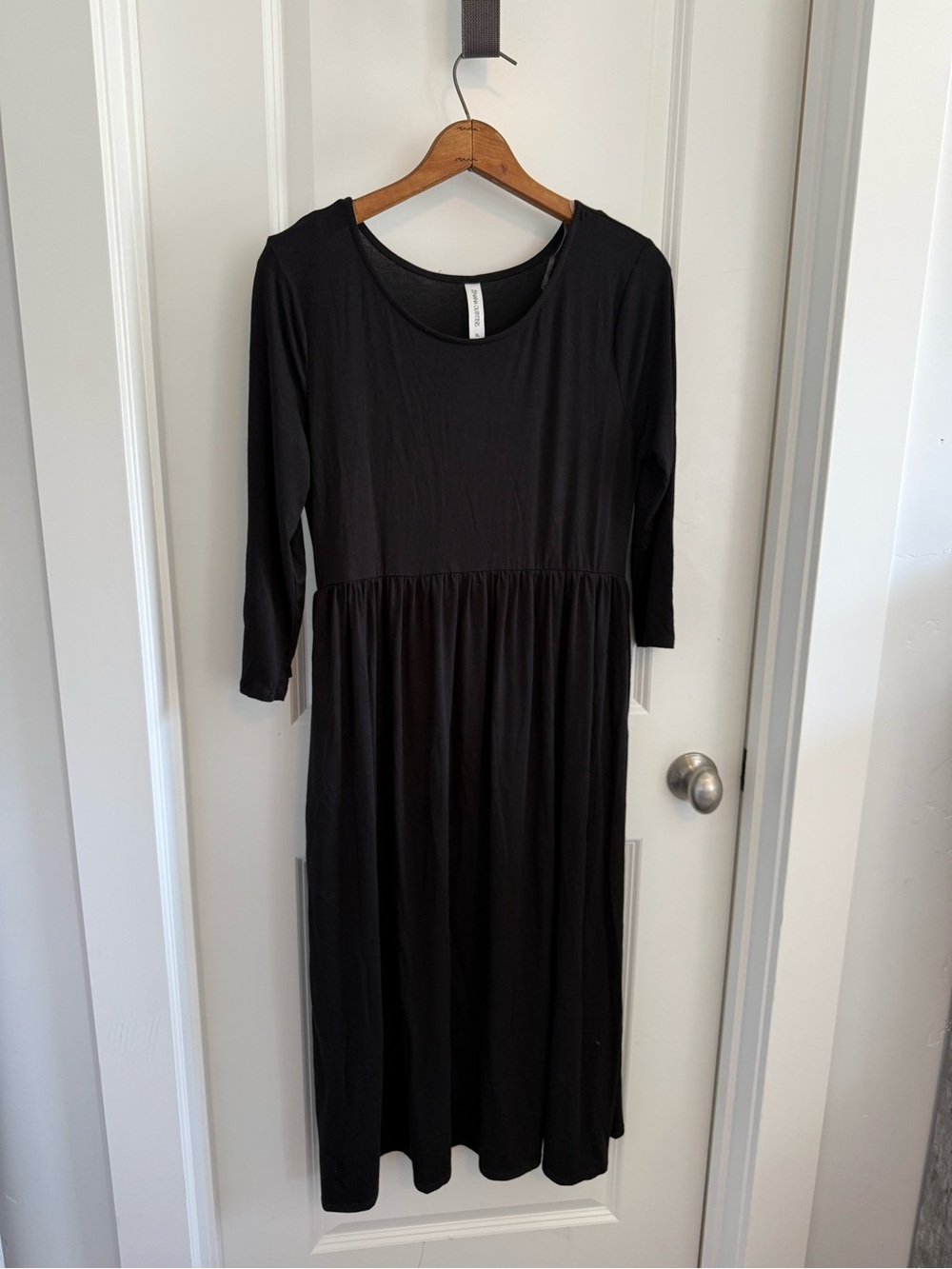 Zenana Outfitters Black Long Sleeve Midi Dress